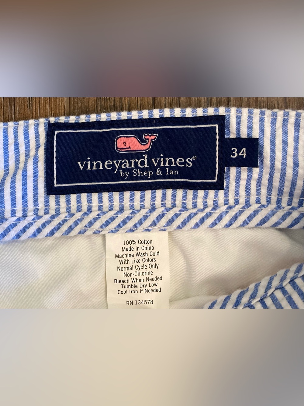 Vineyard Vines Men's Seersucker Club Shorts - Picture 2 of 9